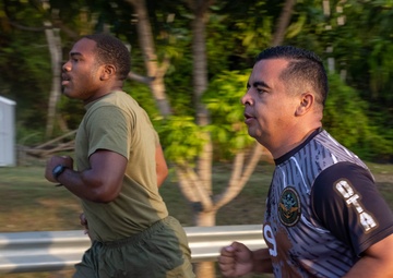 Marines exercise with Panamanian security forces
