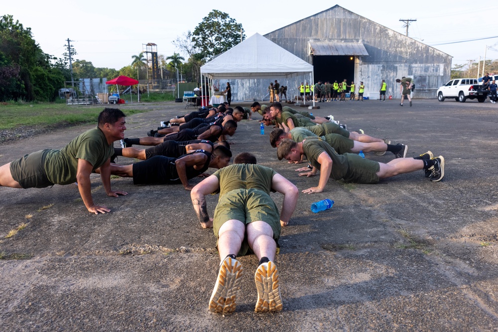 Marines exercise with Panamanian security forces