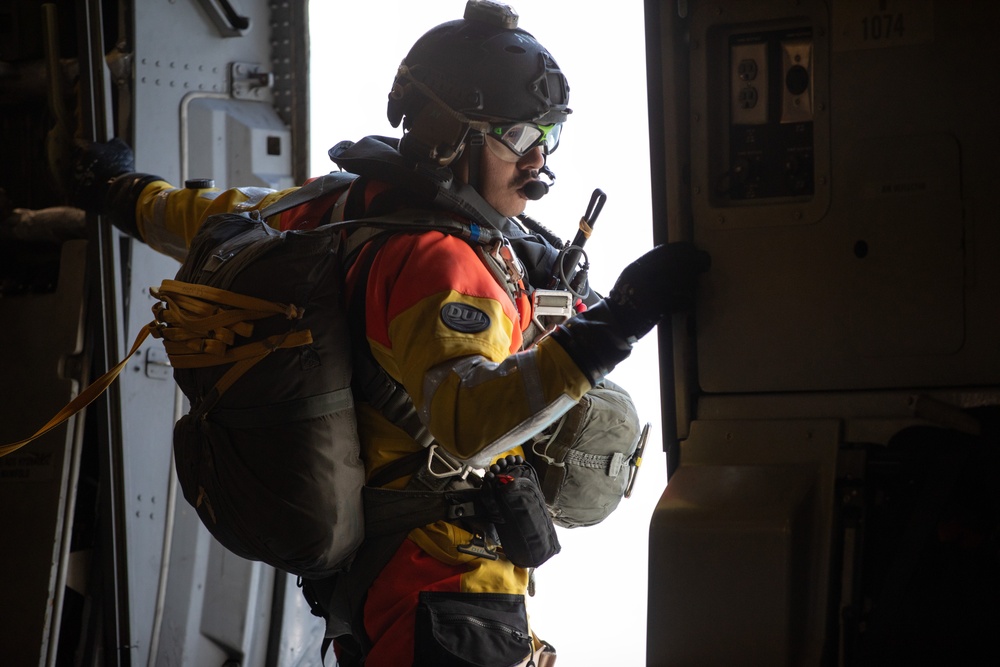 Pararescue, airlift Alaska Air National Guardsmen parachute jump into Kodiak