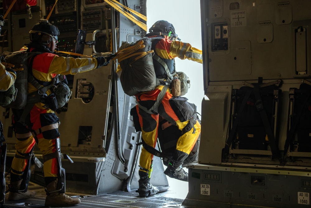 Pararescue, airlift Alaska Air National Guardsmen parachute jump into Kodiak