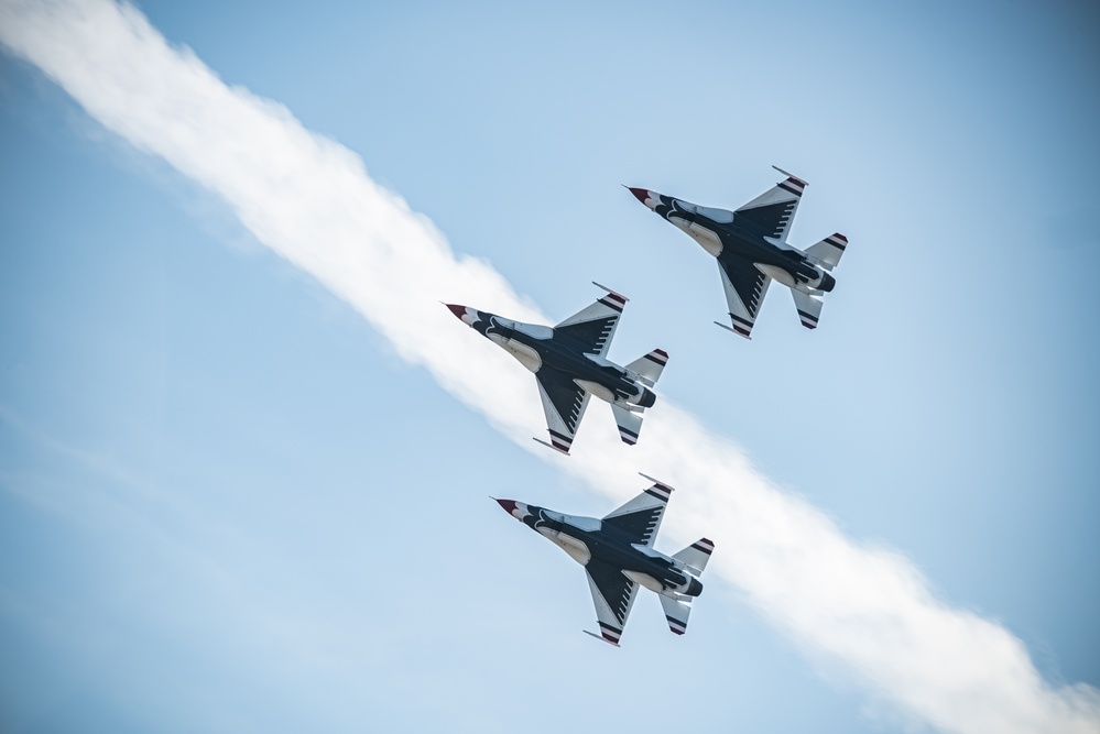 Air Force Thunderbirds at 2025 SoCal Air Show
