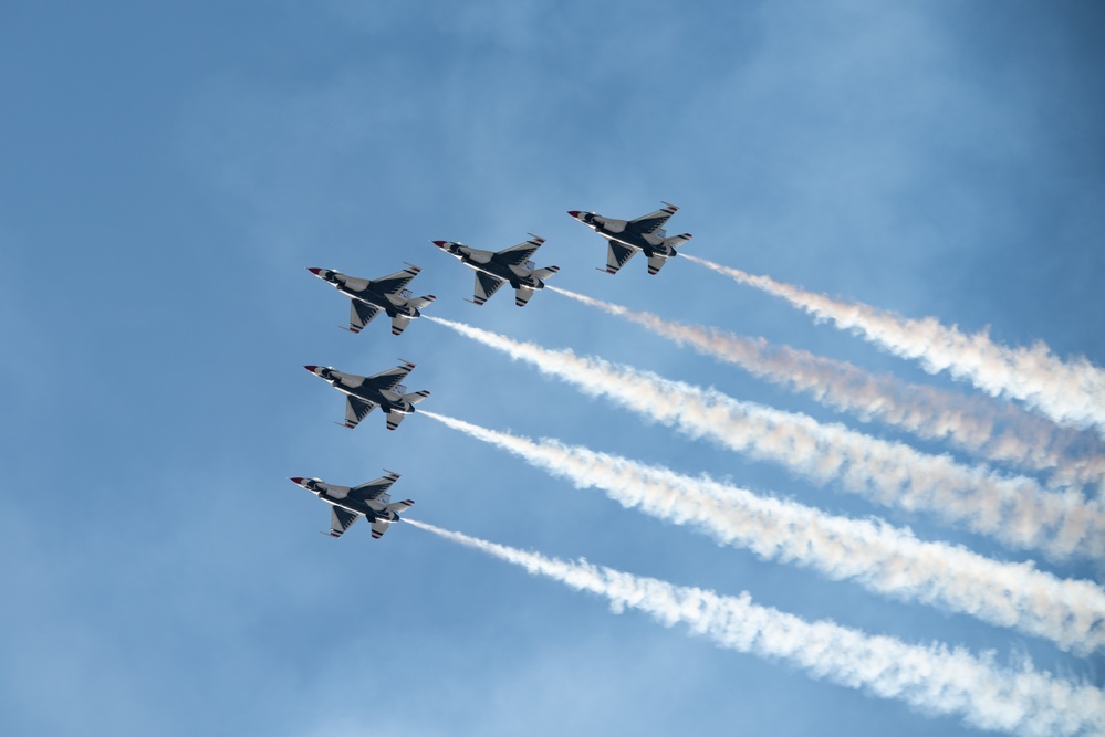 Air Force Thunderbirds at 2025 SoCal Air Show