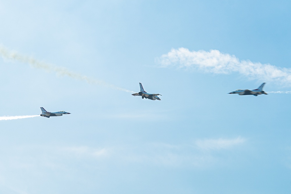 Air Force Thunderbirds at 2025 SoCal Air Show