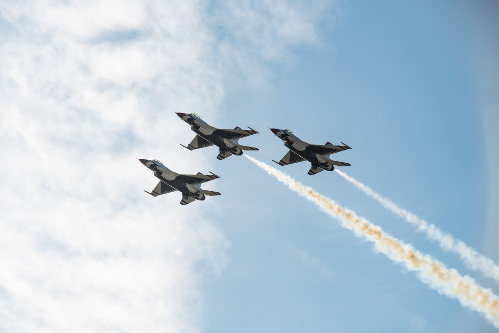 Air Force Thunderbirds at 2025 SoCal Air Show