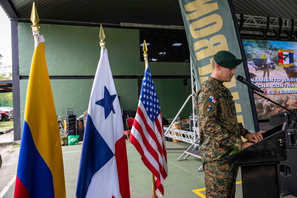 Personnel with the National Aeronaval Service of Panama graduate from courses hosted under the U.S.-Colombia Action Plan