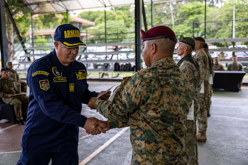 Personnel with the National Aeronaval Service of Panama graduate from courses hosted under the U.S.-Colombia Action Plan