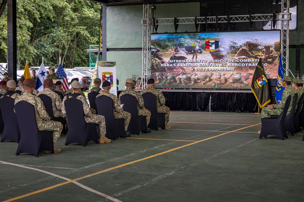Personnel with the National Aeronaval Service of Panama graduate from courses hosted under the U.S.-Colombia Action Plan