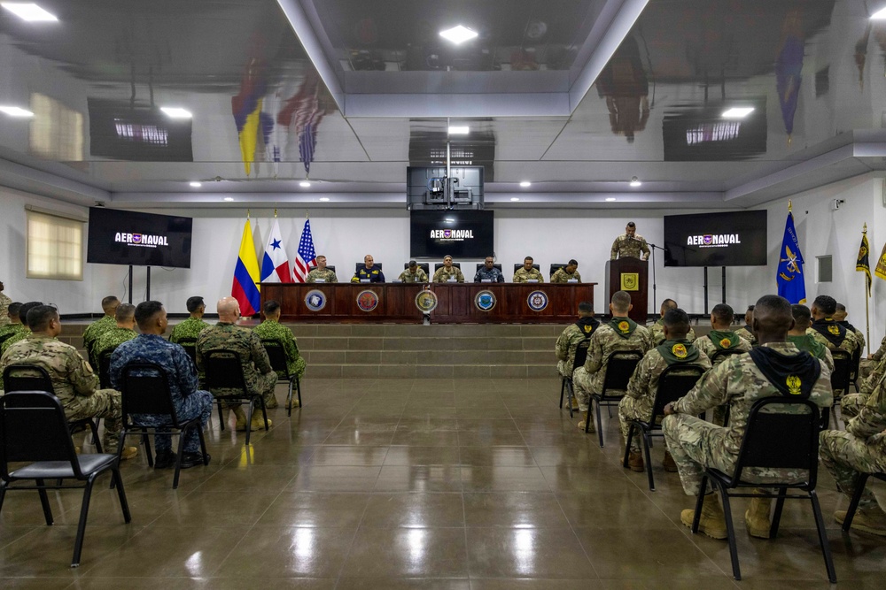 Personnel with the National Aeronaval Service of Panama graduate from courses hosted under the U.S.-Colombia Action Plan