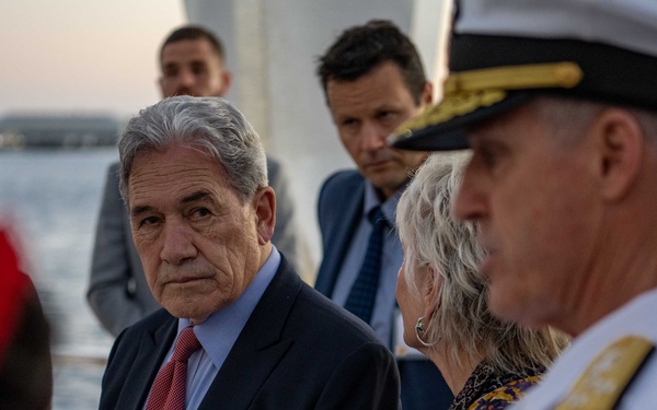 New Zealand Deputy Prime Minister Tours USS Arizona Memorial with COMPACFLT