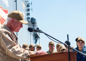 Boxer holds all hands call
