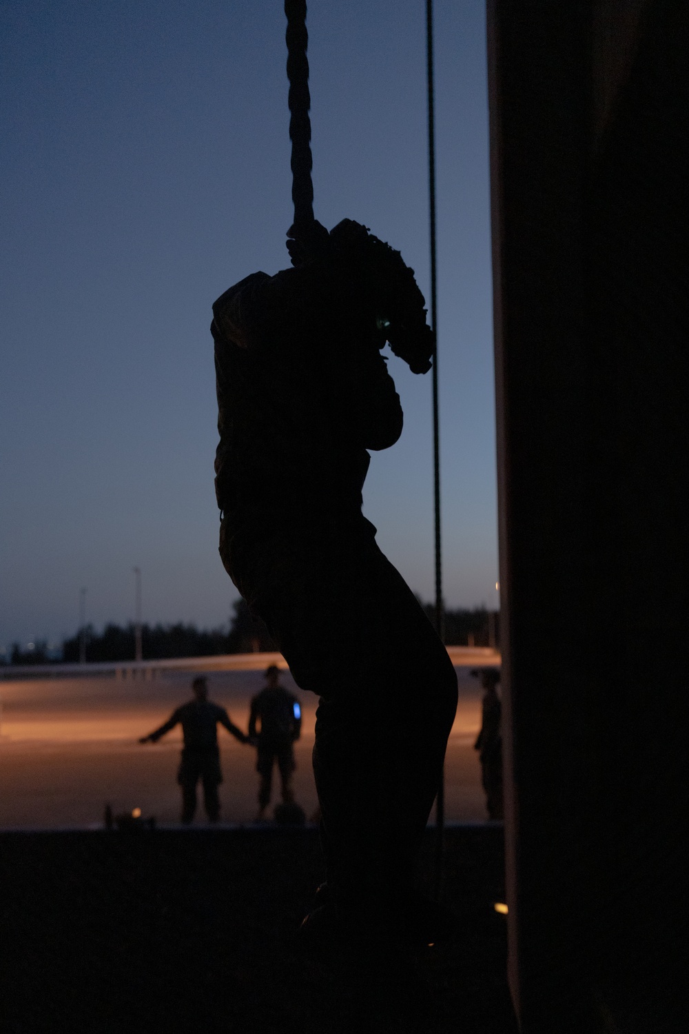31st MEU | BLT 1/7 completes fast rope qualification