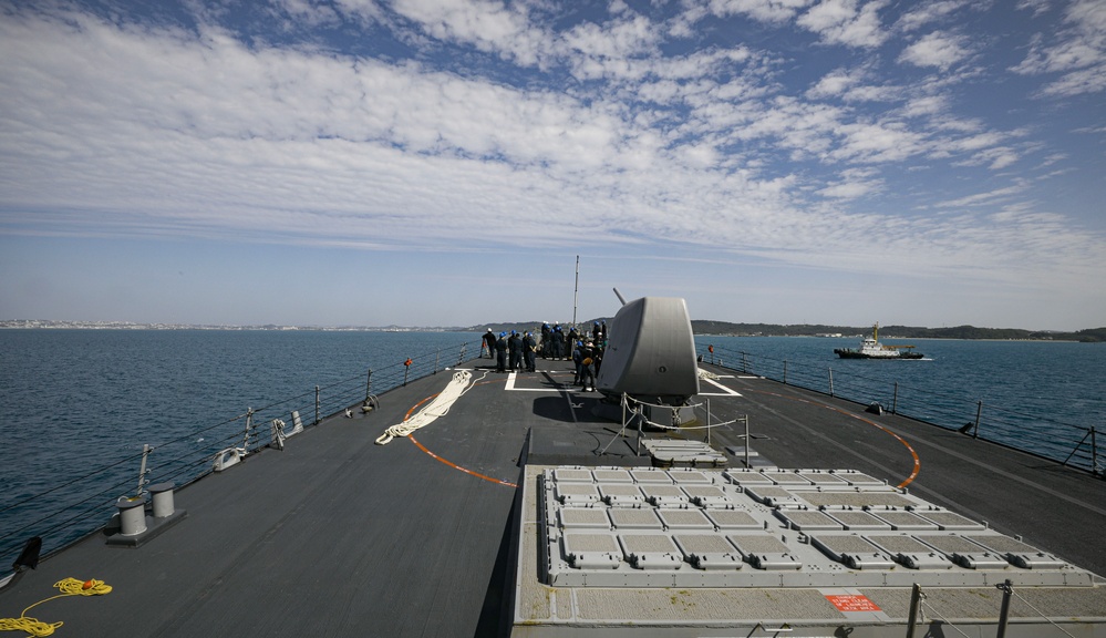 USS Milius (DDG 69) Conducts Small Boat Operations at White Beach Naval Facility