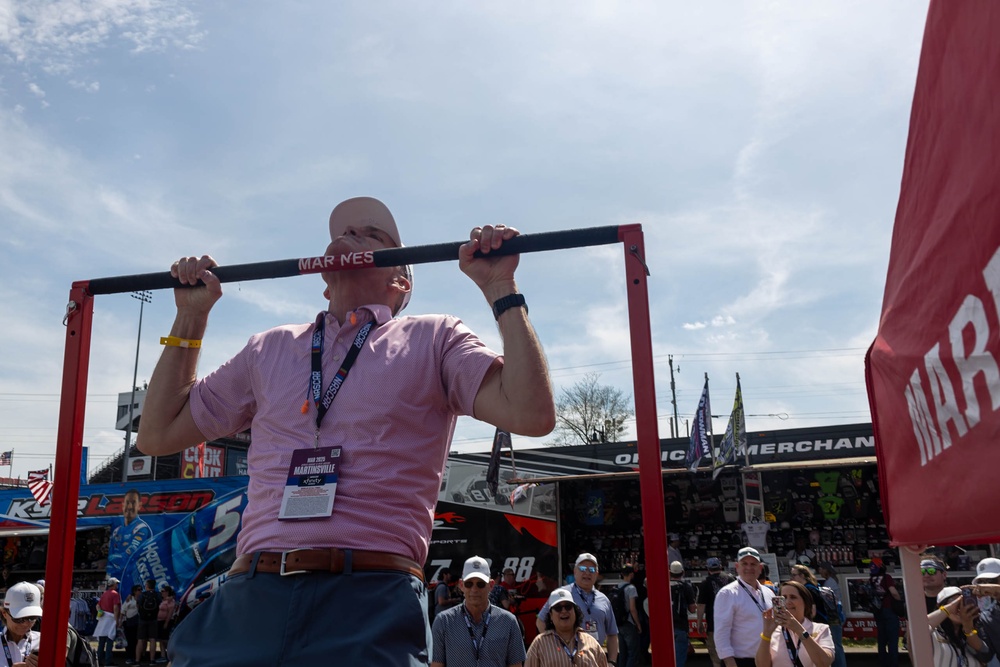 Pull-ups for the Marine Corps 250 at Martinsville Speedway