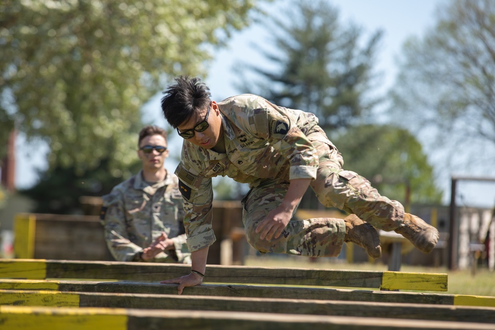 XVIII Airborne Corps Best Squad Competition: Special Forces Obstacle Course