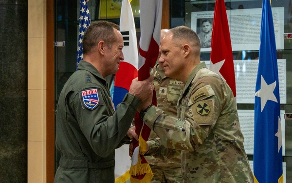 LaNeve relinquishes command of Eighth Army to take role at Pentagon