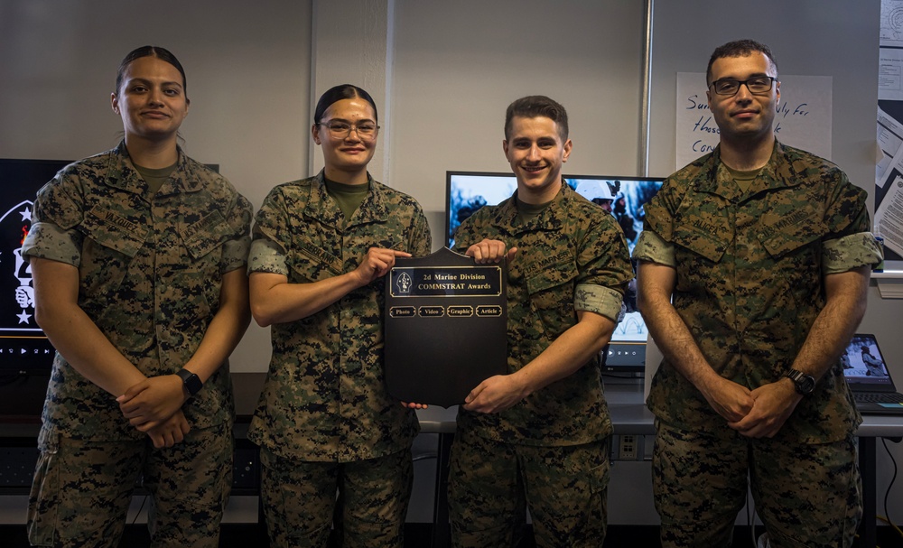 2d Marine Division COMMSTRAT Gallery Showcase