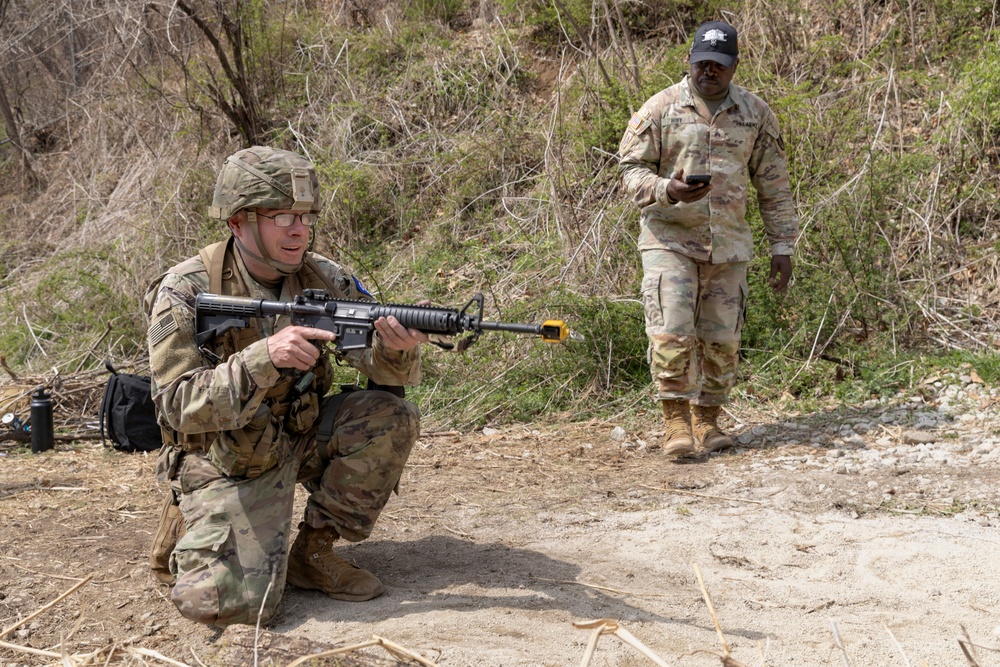 Soldiers train in the Warrior skills part of EFMB exercise