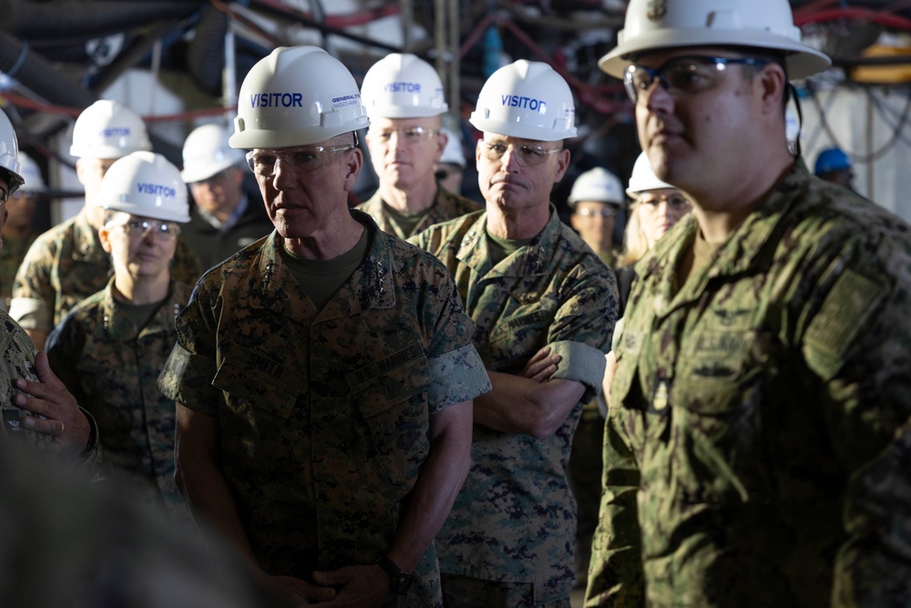 39th Commandant of the Marine Corps Visits USS Bataan