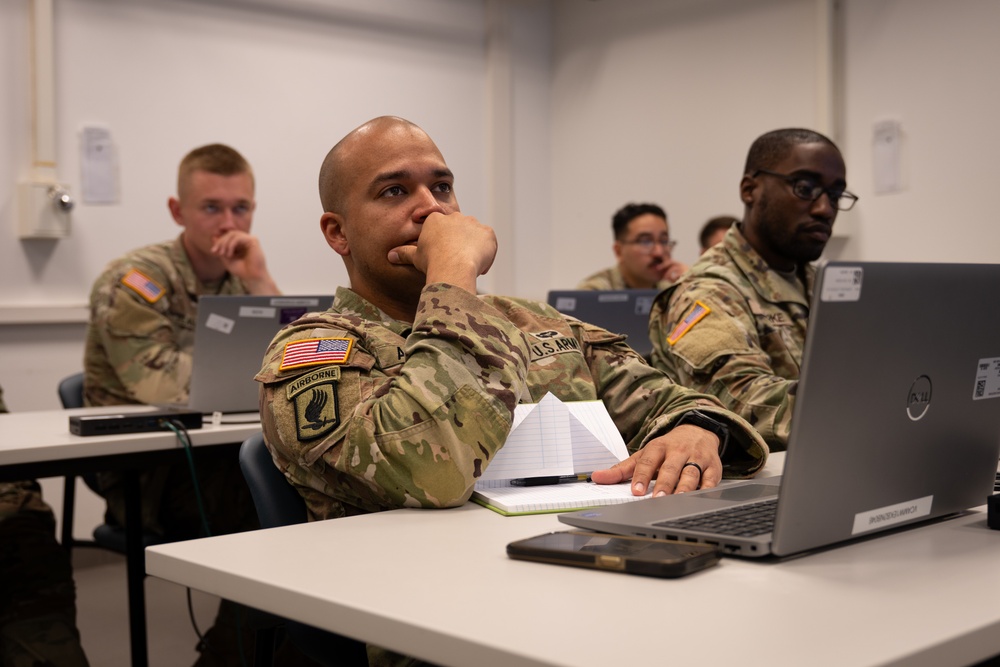 173rd Airborne Brigade strengthens communications with Allies during multinational training in Italy