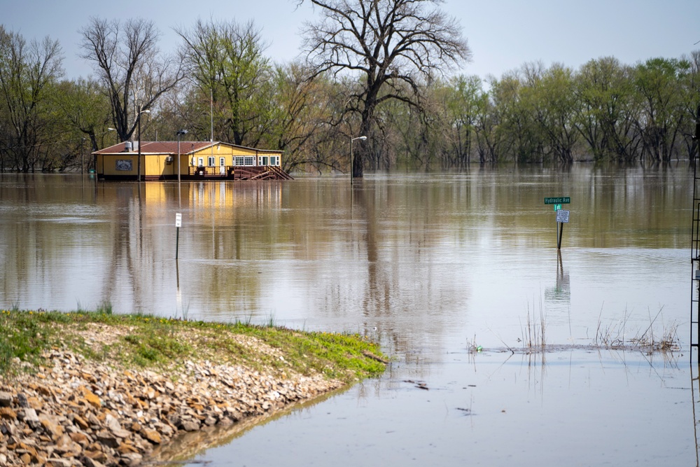 Louisville District responds to historic midwest flooding