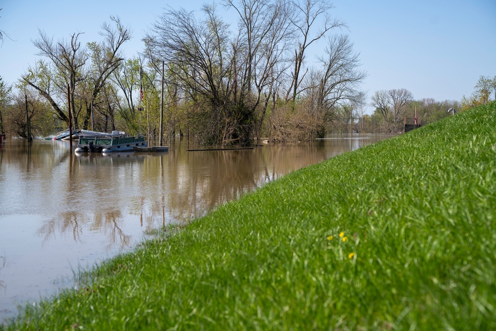 Louisville District responds to historic midwest flooding