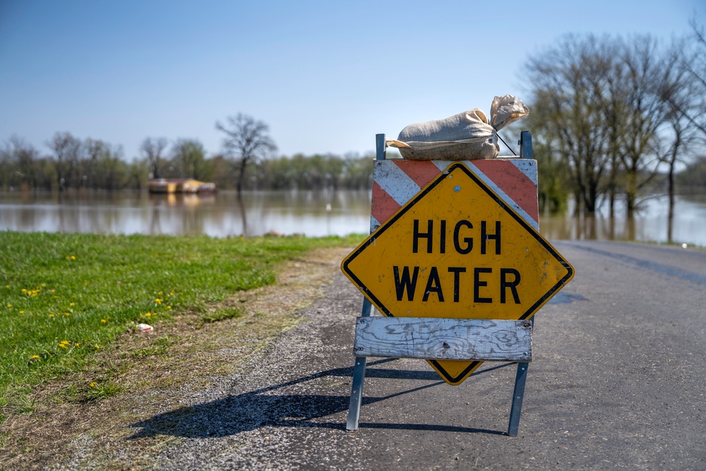 Louisville District responds to historic midwest flooding