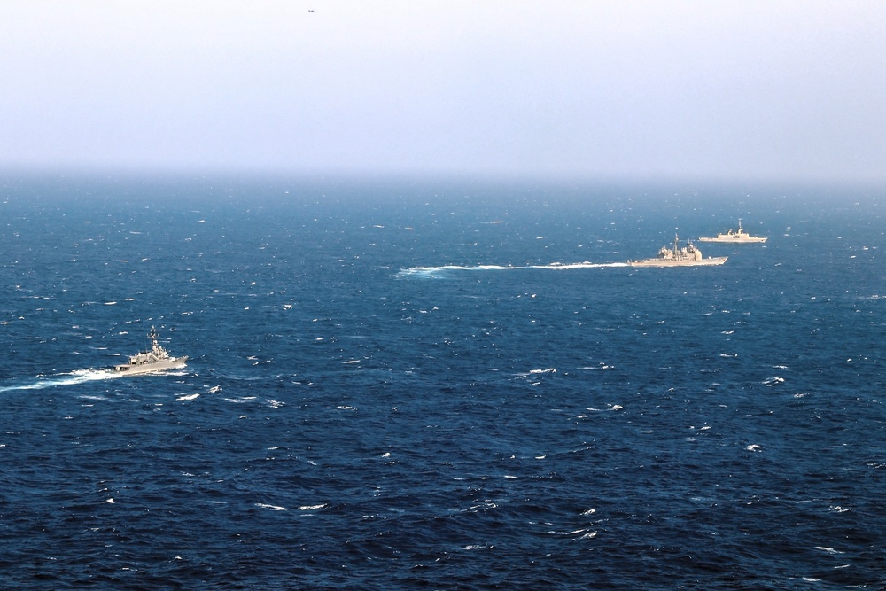 USS Normandy performs PASSEX with Colombian, French ships