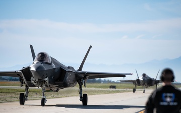 F-35A Demonstration Team Lands at the 2025 Southern California Airshow