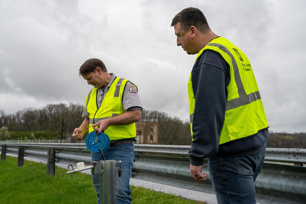 Louisville District monitors lake levels at USACE dams
