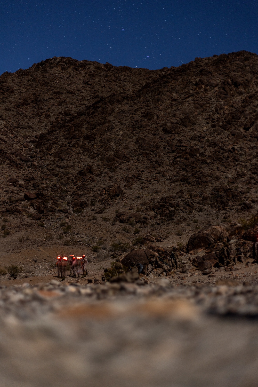 V16 participates in R400 night live-fire company attacks