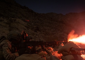 V16 participates in R400 night live-fire company attacks