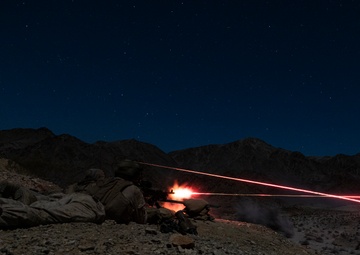 V16 participates in R400 night live-fire company attacks