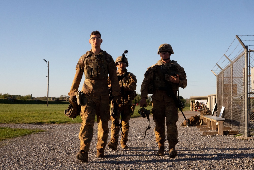 XVIII Airborne Corps Best Squad Competition: M4 Night Qualification