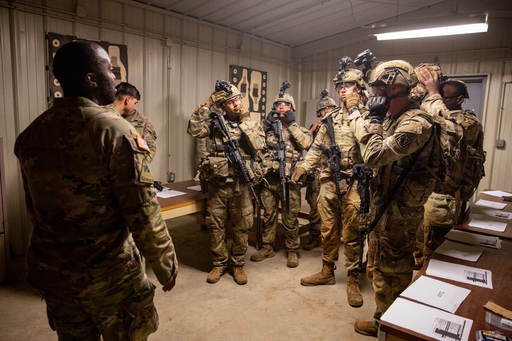 XVIII Airborne Corps Best Squad Competition: M4 Night Qualification