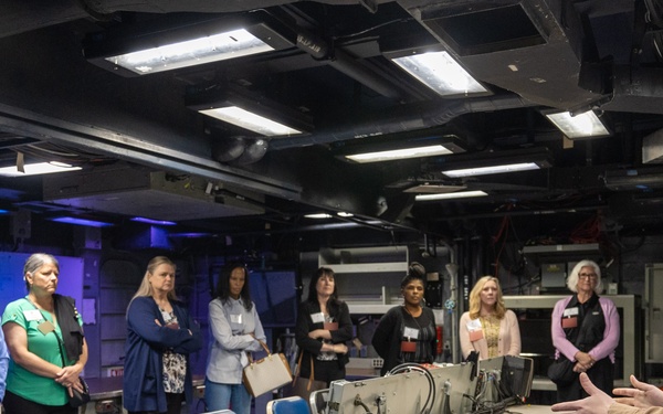 USMC General Spouses Visit Wasp