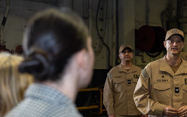 USMC General Spouses Visit Wasp