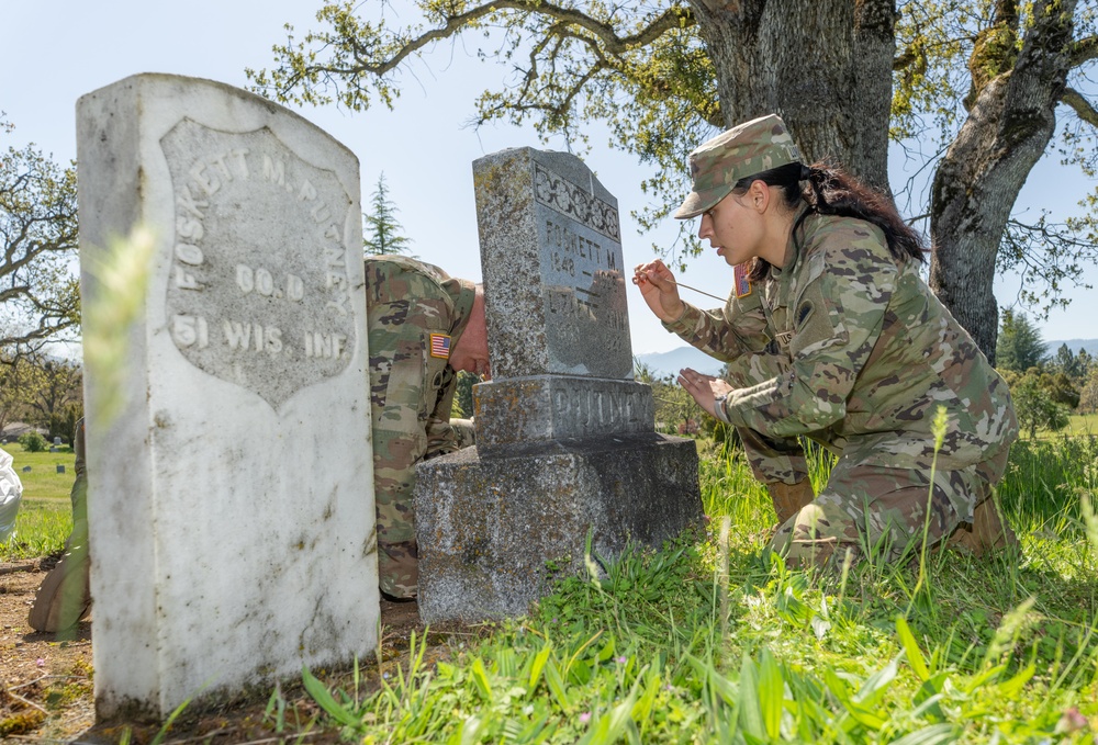 Oregon Guard Soldiers Restore Veterans' Graves at Historic Medford Cemetery