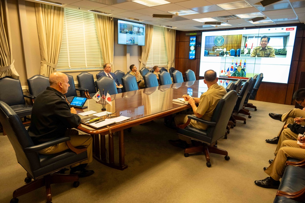 ACNO Meets with Japanese and Korean Counterparts