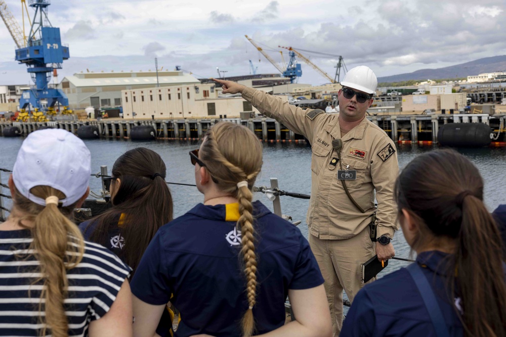 Clements High School Navy Junior ROTC tours USS Decatur (DDG 73)