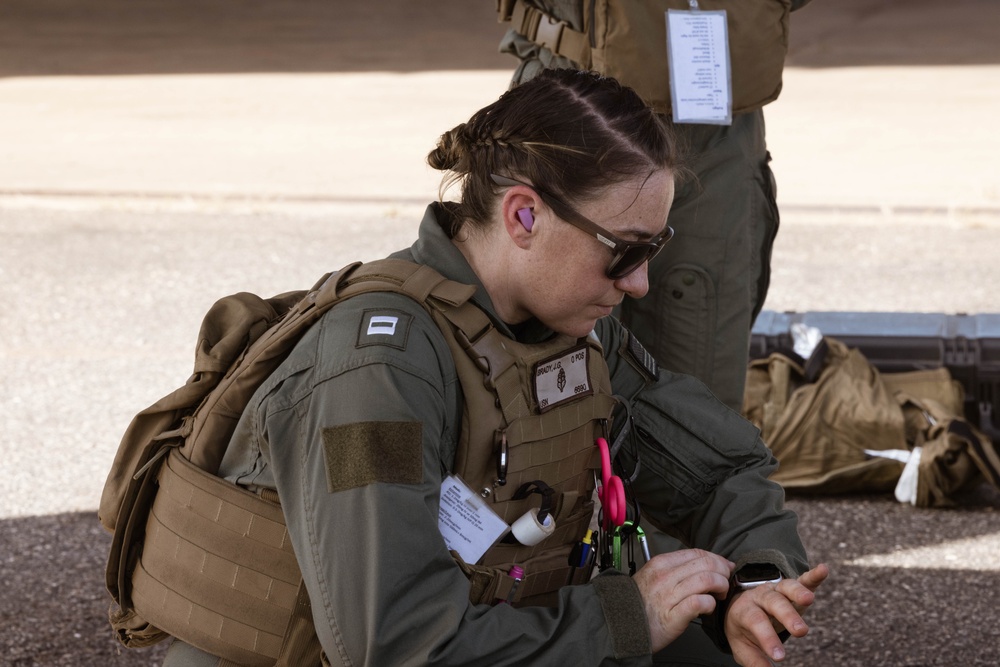 MRF-D 25.3: U.S. Navy nurses and Corpsmen conduct enroute care training
