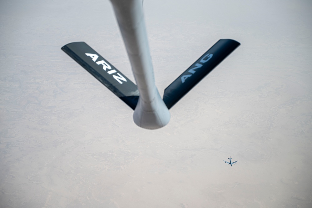 Strike Eagles in-air refuel for Operation Inherent Resolve