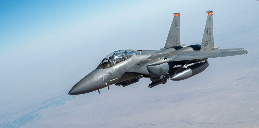 Strike Eagles in-air refuel for Operation Inherent Resolve