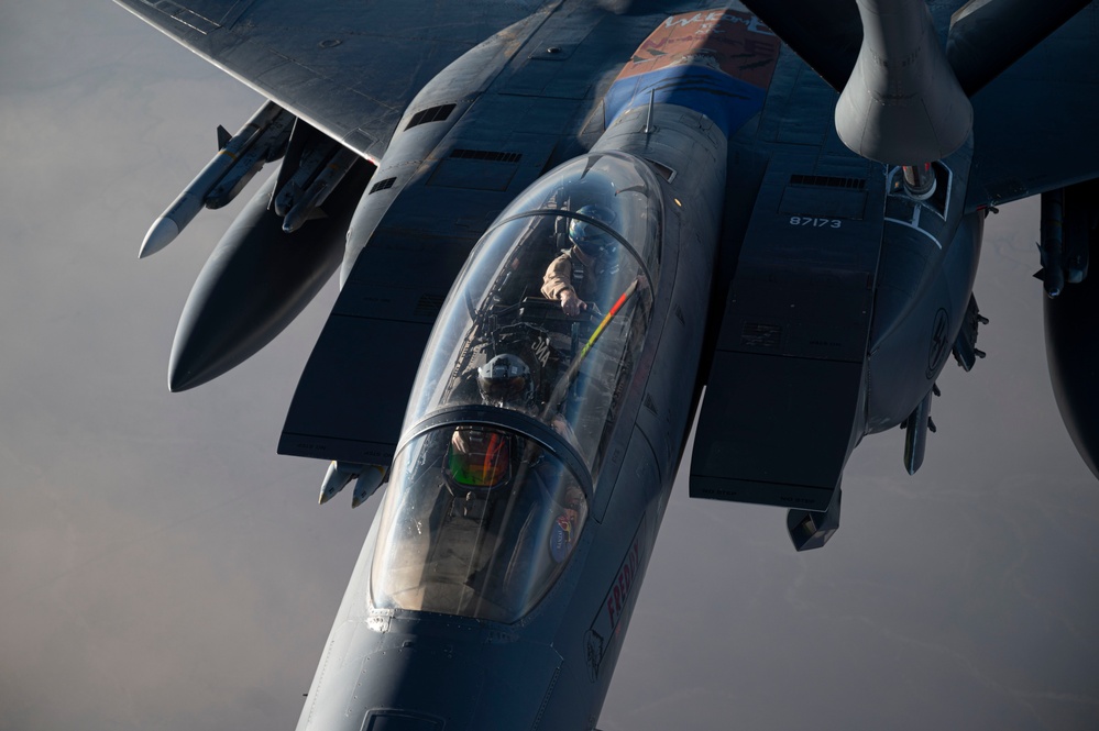 Strike Eagles in-air refuel for Operation Inherent Resolve