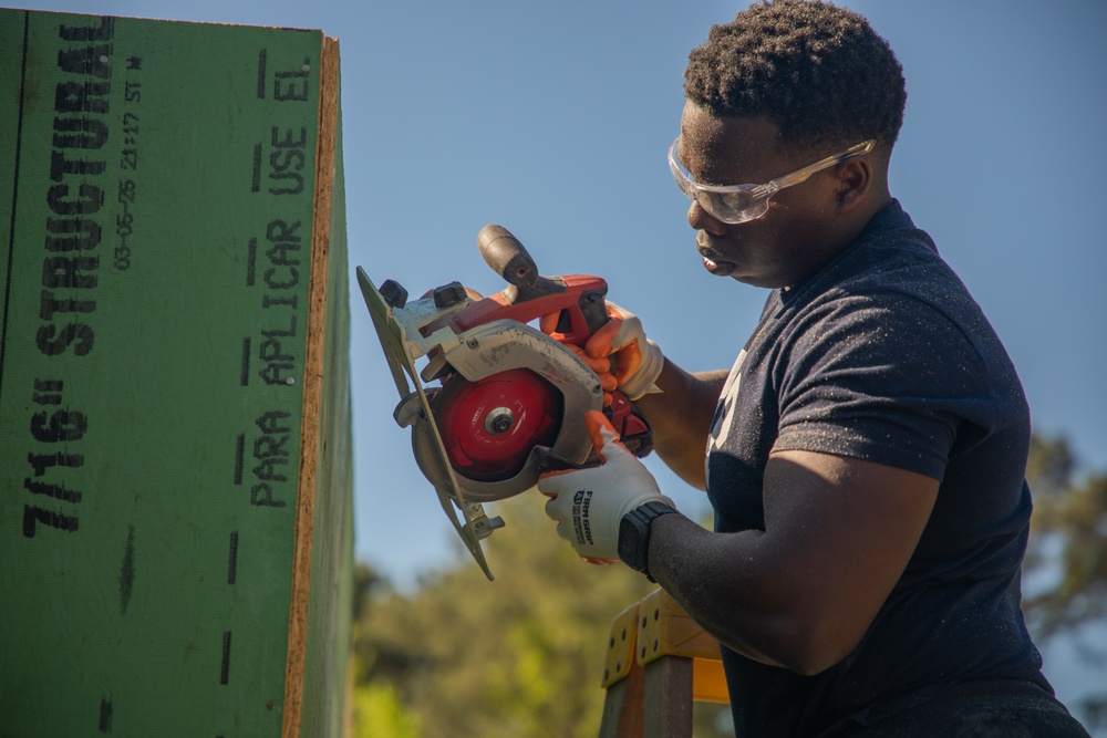 24th MEU Builds with Habitat for Humanity