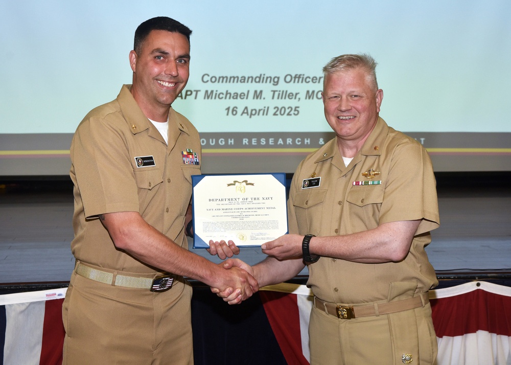 Navy Pulmonary, Critical Care Physician awarded Medal at NAMRU San Antonio