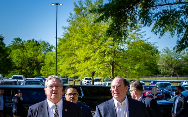 SECNAV visits NWDC