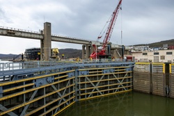 Heavyweight precision: Medium capacity fleet tackles 235,000-pound miter gates repairs [Image 1 of 41]