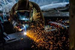 Heavyweight precision: Medium capacity fleet tackles 235,000-pound miter gates repairs [Image 23 of 41]