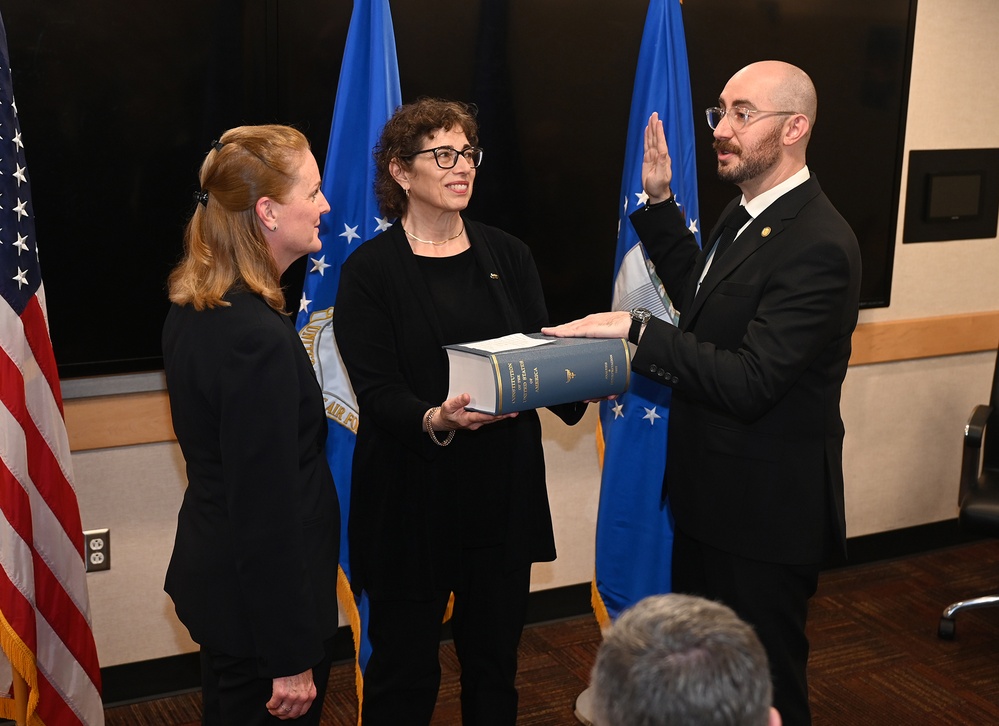 Deputy DS Hosts SES Ceremony