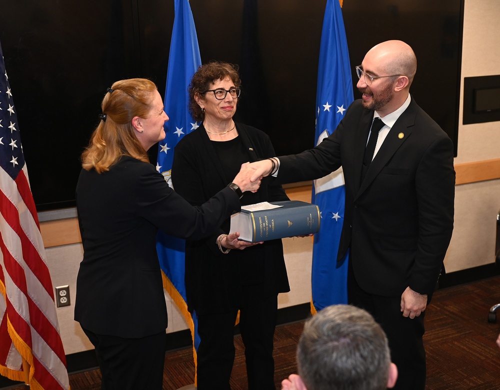 Deputy DS Hosts SES Ceremony